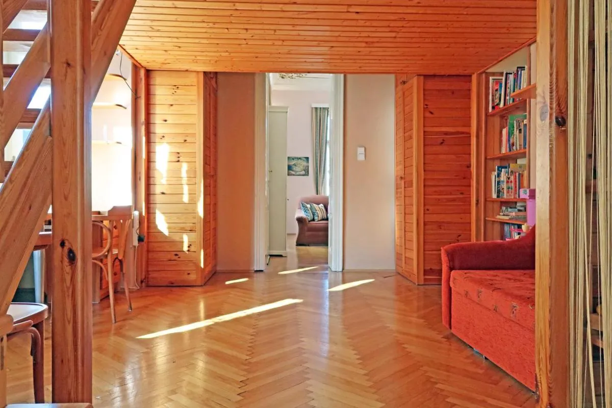 Apartment Themis — 5