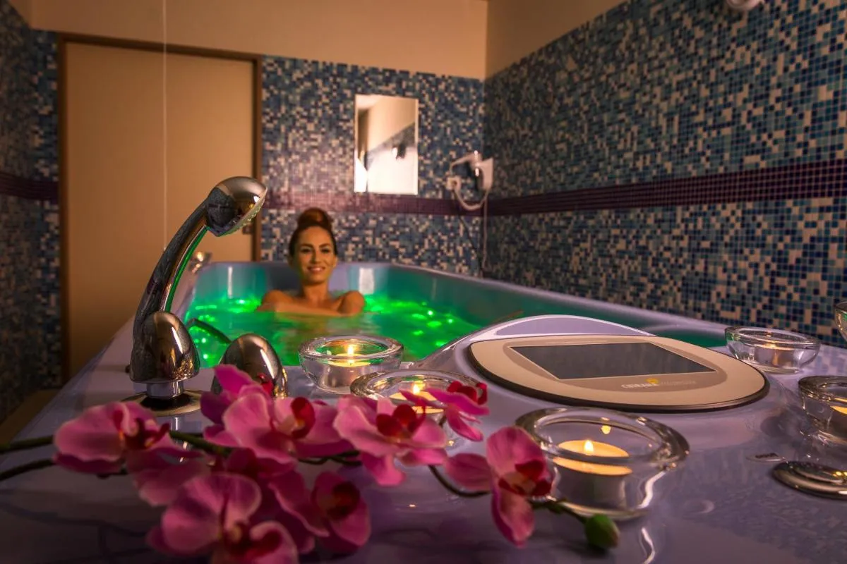 Bristol Palace — 3