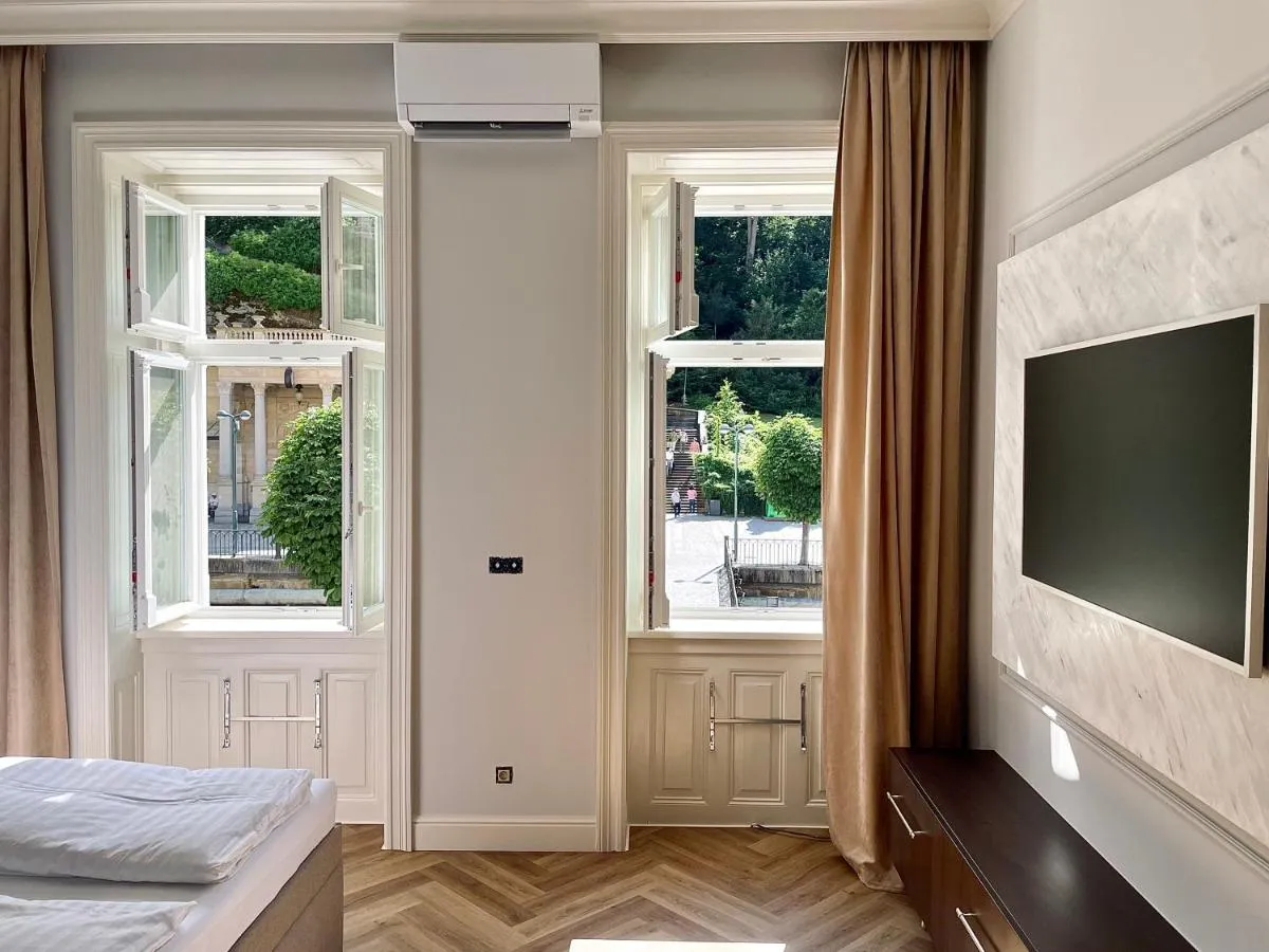 Carlsbad Grand studio Michal — 5