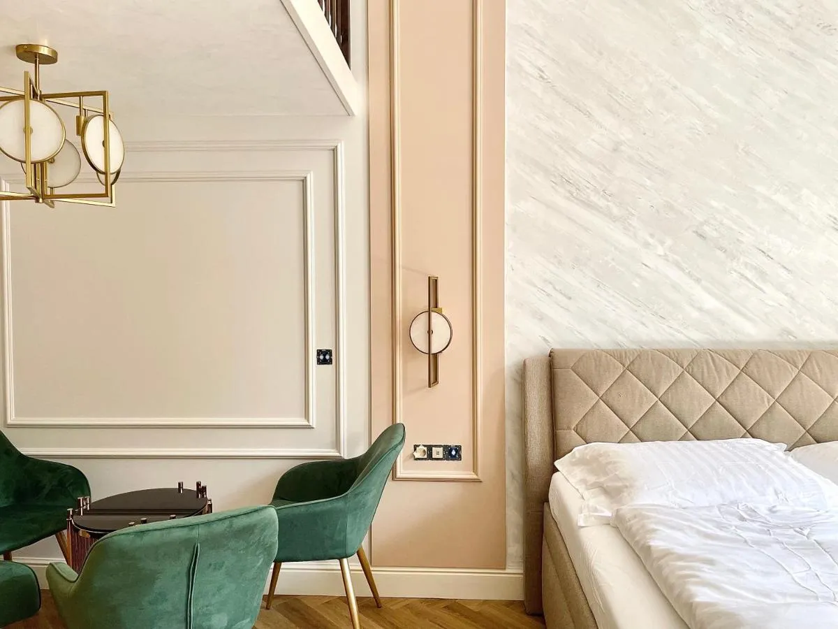 Carlsbad Grand studio Michal — 2