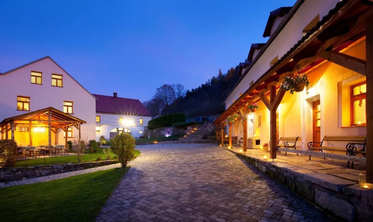 Dvůr Stráň & Wellness — 5