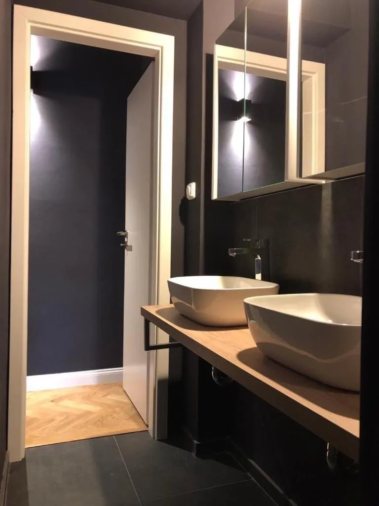 George’s Studio Apartment — 5