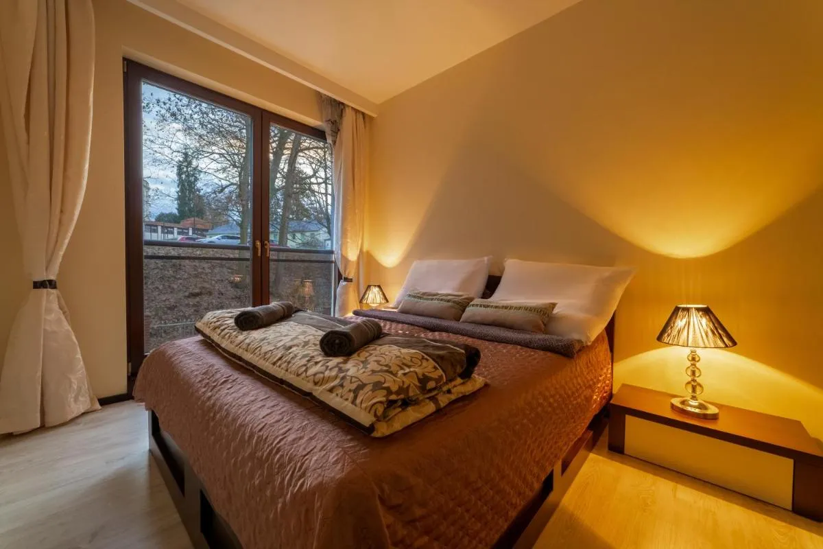 Imperial Apartment in Bohemia Residence by Rentez — 4