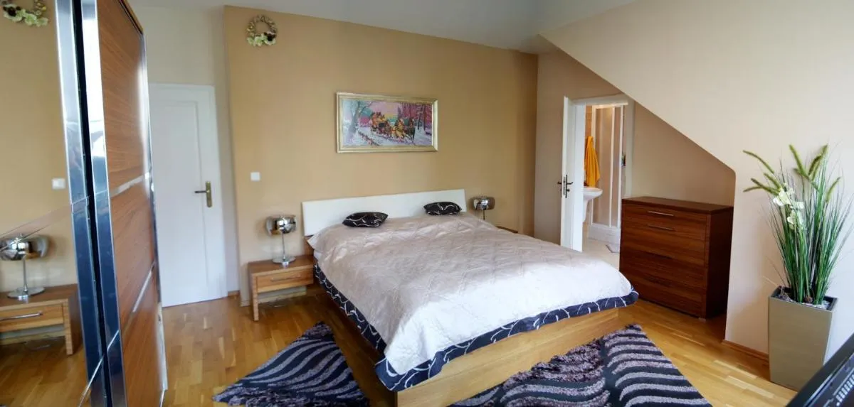 Karlovy Vary, Dům u Máří Magdalény – 100 m od Vřídla — 2