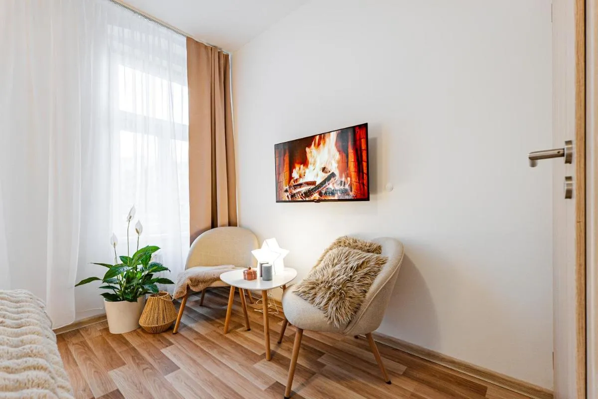 Karlsbad Apartments — 5