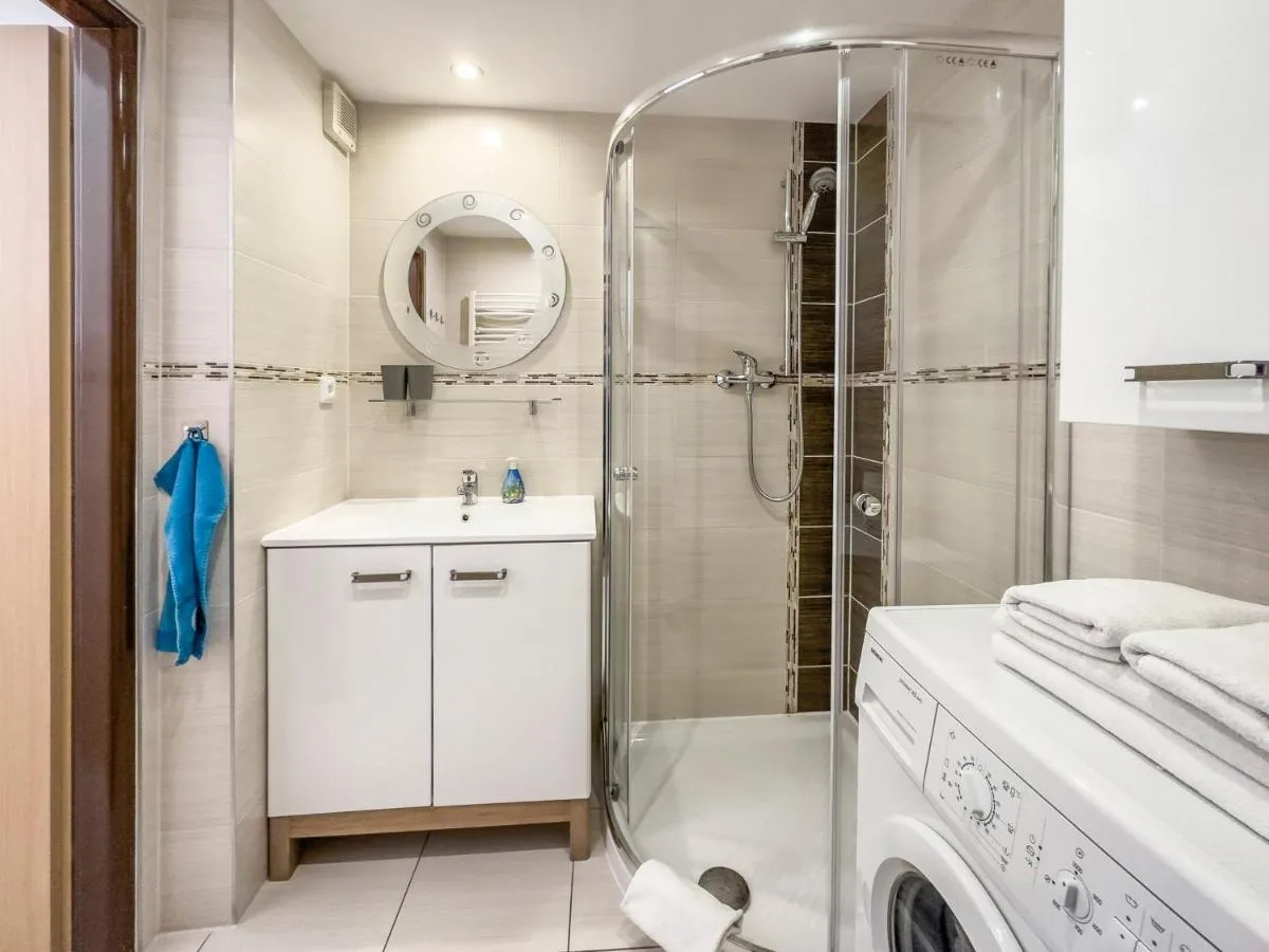 Laura´s Apartment — 3