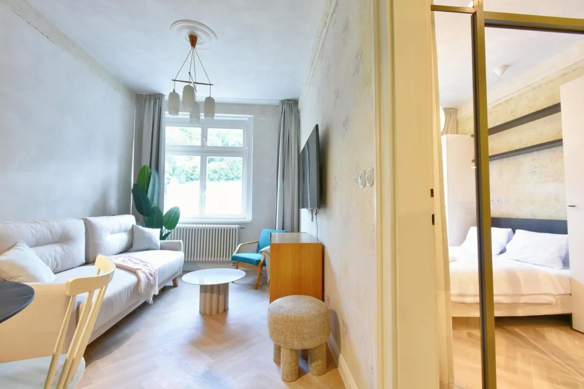 Limewash Apartments Karlsbad — 3