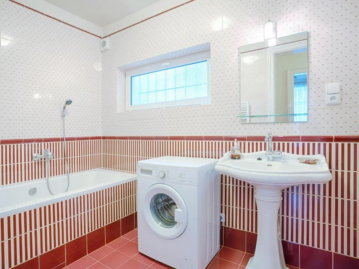 Lyra Apartments — 3