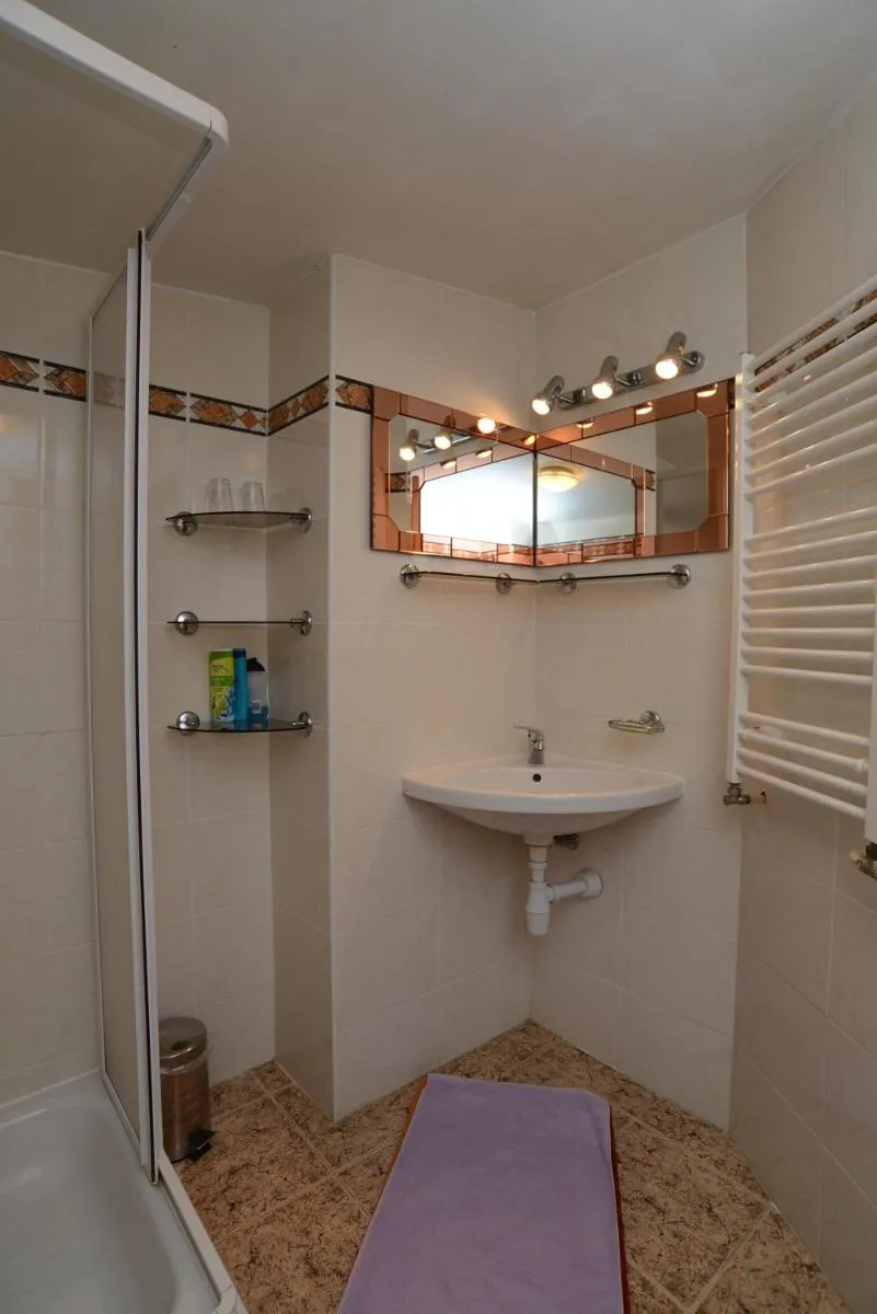 Privat Tři Kříže — 4