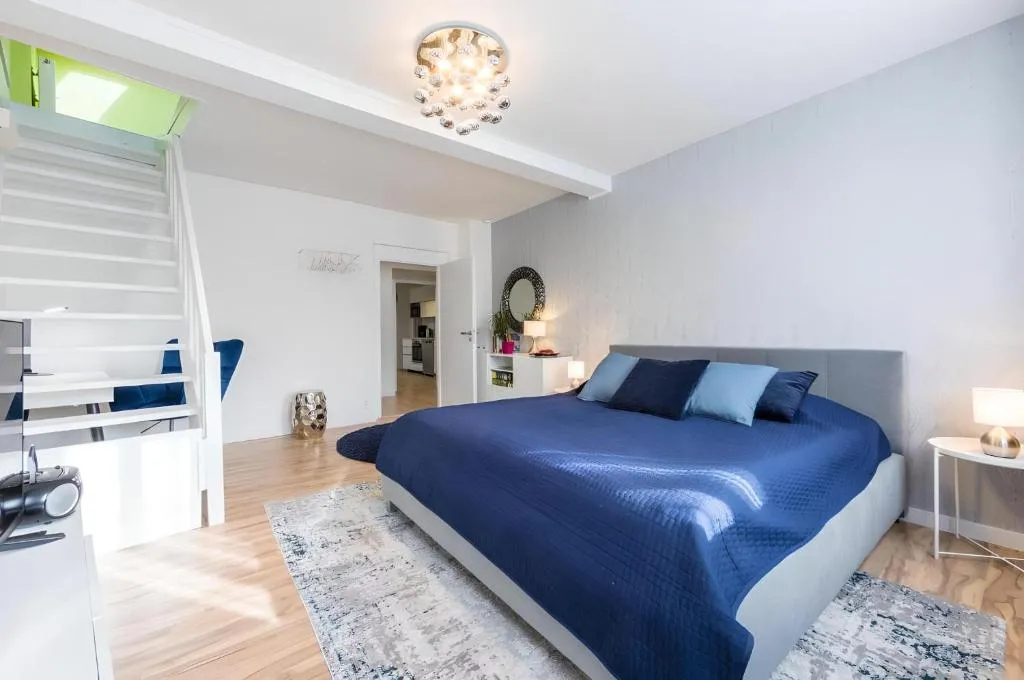 Promenade View Apartment