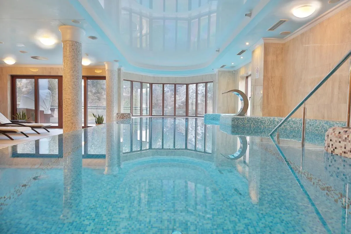 Retro Riverside Wellness Resort — 3