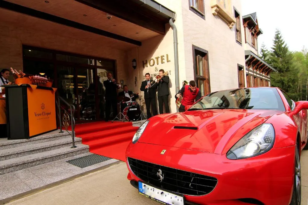 Retro Riverside Wellness Resort