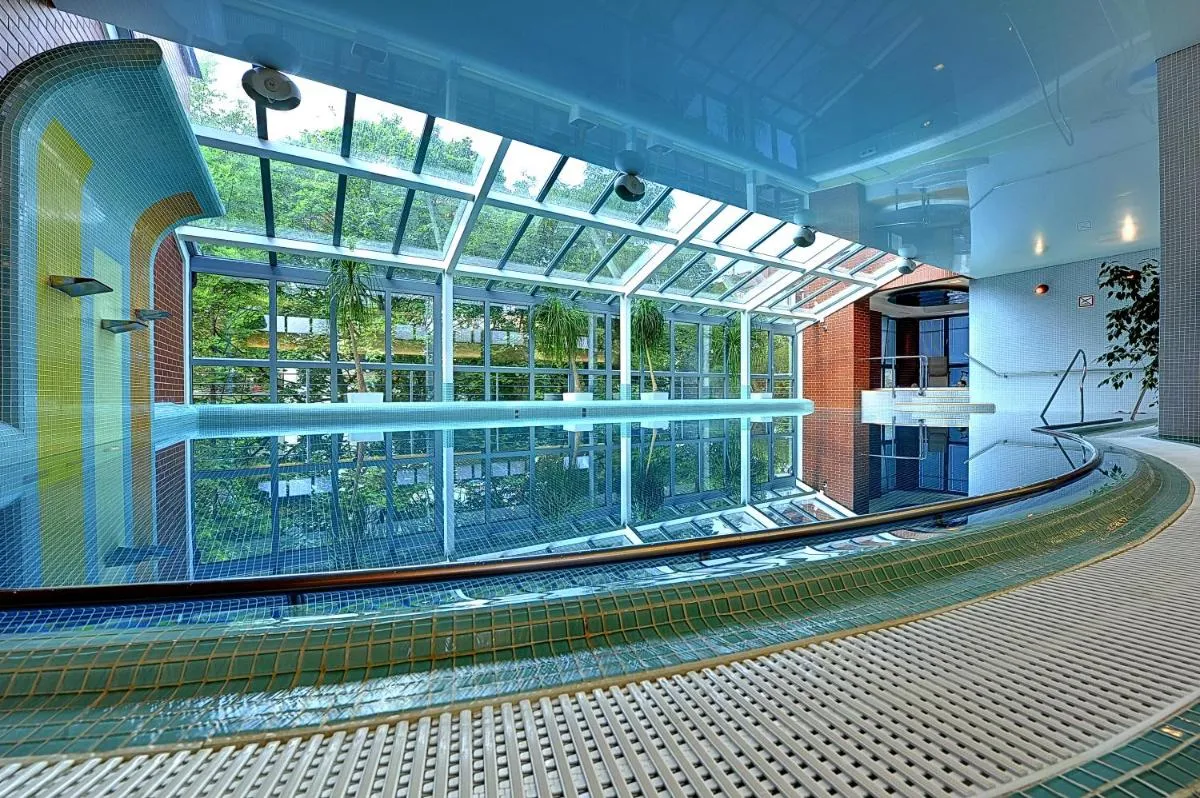 St. Joseph Royal Regent — 4