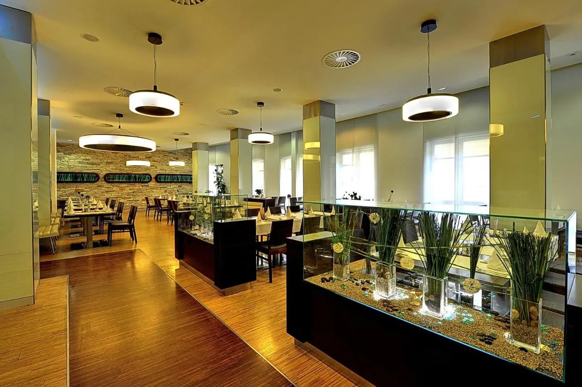 St. Joseph Royal Regent — 5