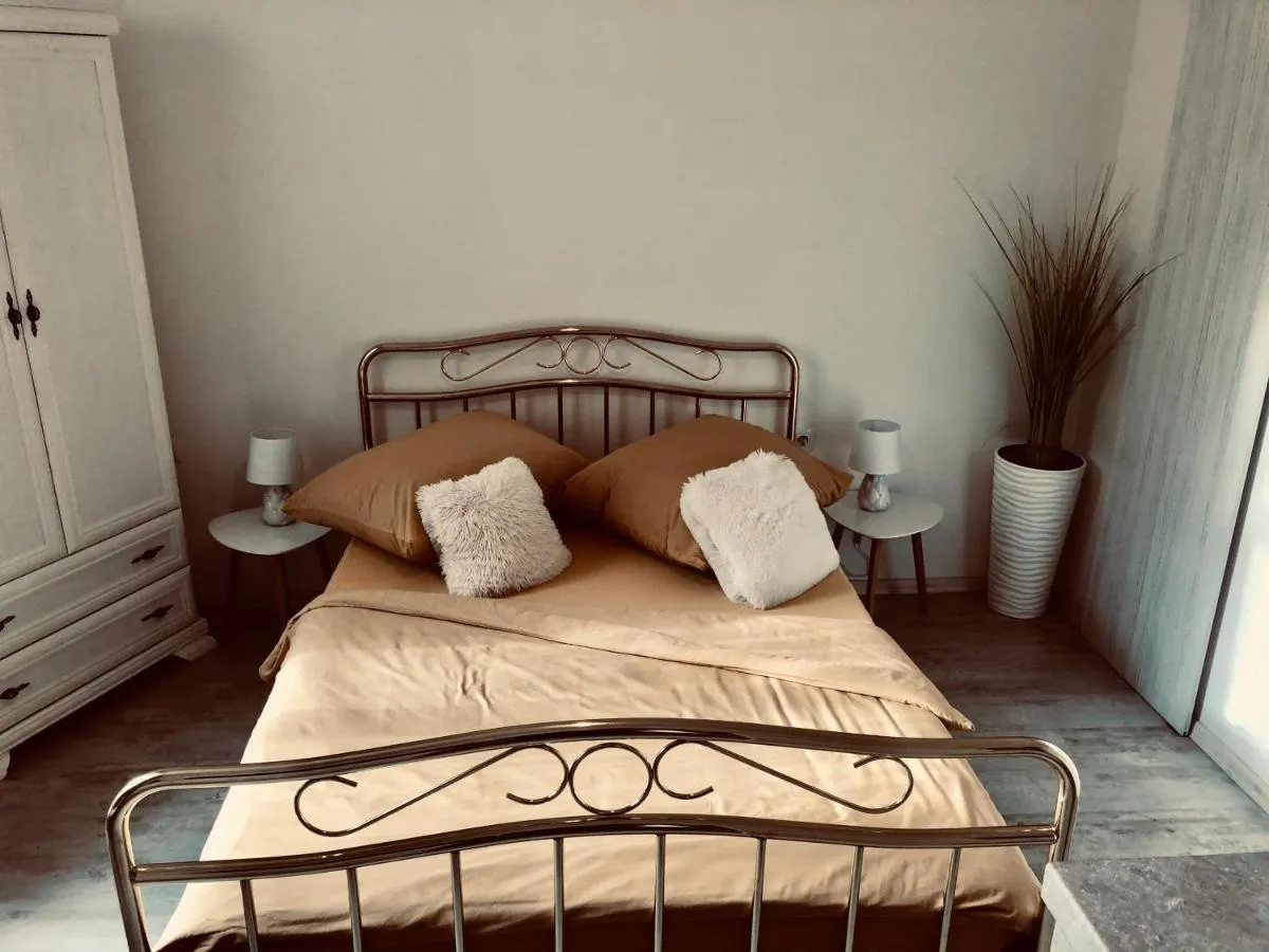 Tomas Apartments Silver — 3