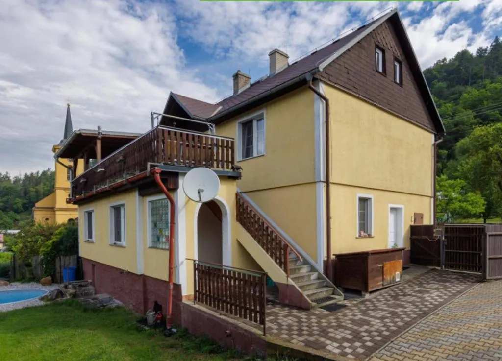 Wooden Bridge Residence